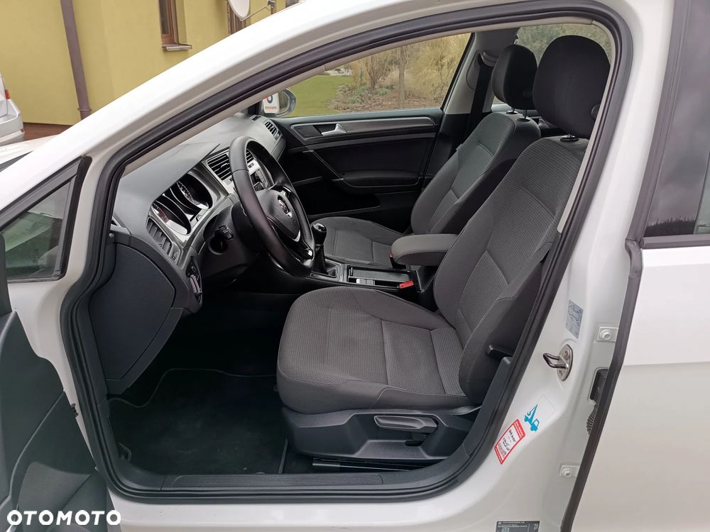 Volkswagen Golf 1.2 TSI BMT Trendline Perfectline - 11