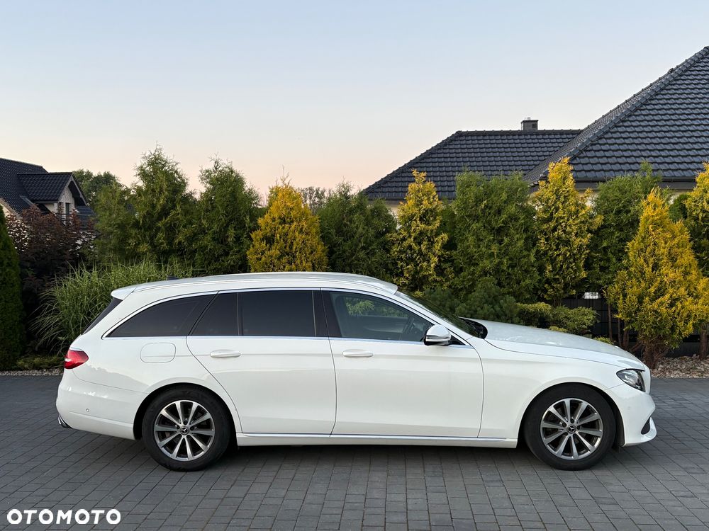 Mercedes-Benz Klasa E 220 d 9G-TRONIC Avantgarde - 4