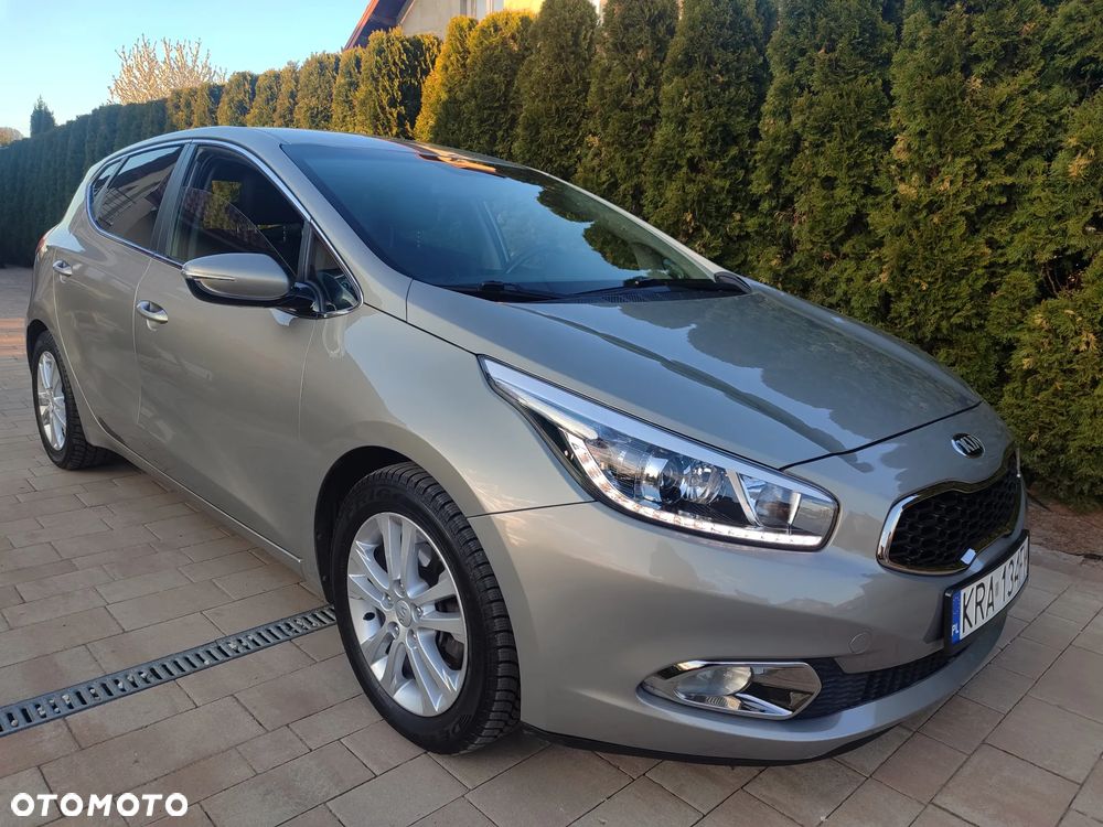 Kia Ceed 1.4 CVVT Attract - 24