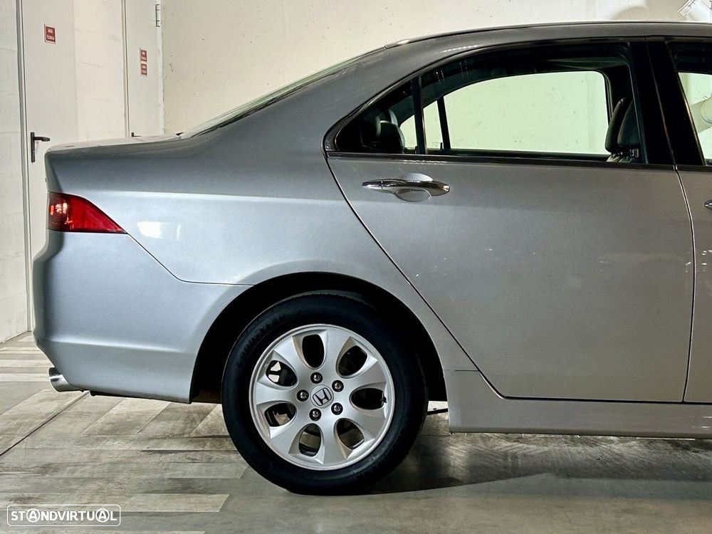Honda Accord 2.0 Sport - 12