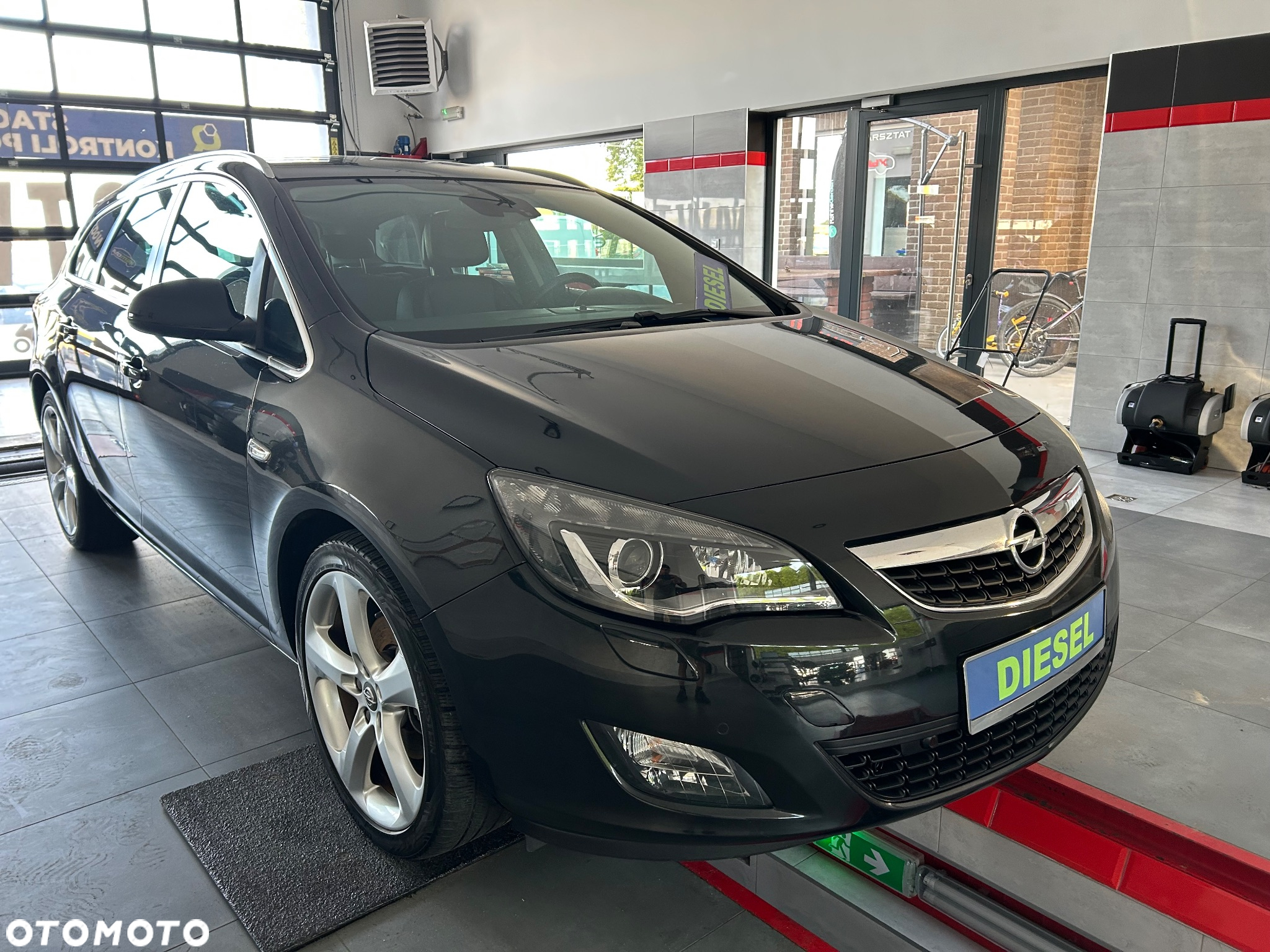 Opel Astra 2.0 CDTI ecoFLEX Start/Stop Exklusiv - 11