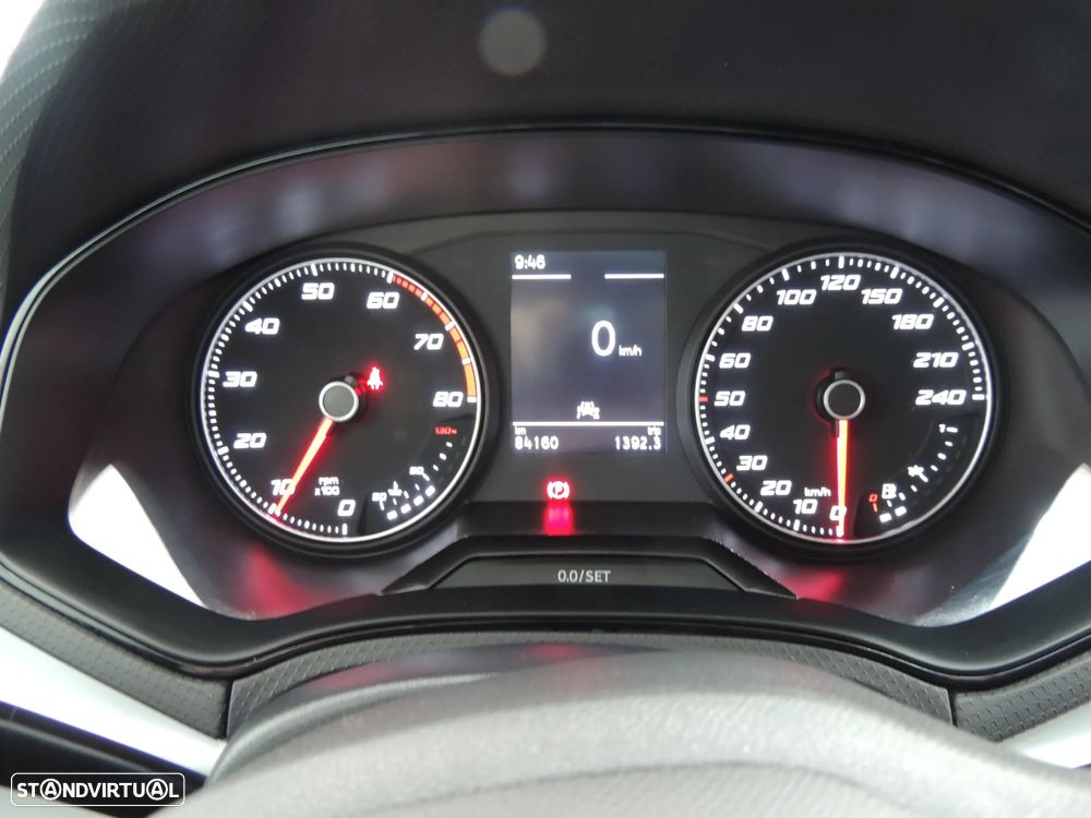 SEAT Arona - 12