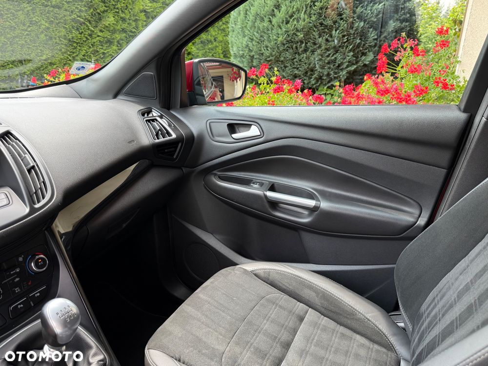 Ford Kuga 2.0 TDCi FWD ST-Line - 32