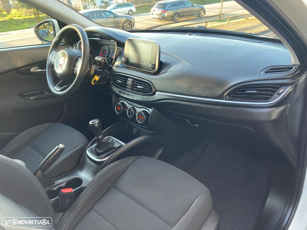 Fiat Tipo Station Wagon 1.3 M-Jet Easy - 31