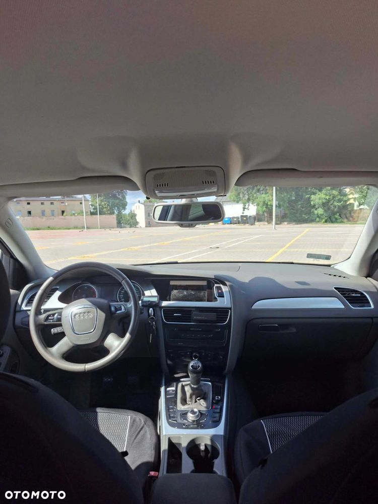 Audi A4 Limousine - 4