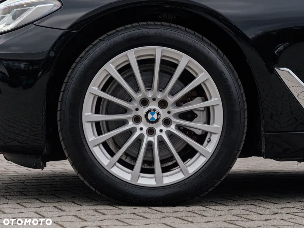 BMW Seria 5 520d xDrive - 5