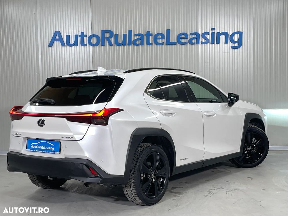 Lexus UX 250h Executive Line - 4
