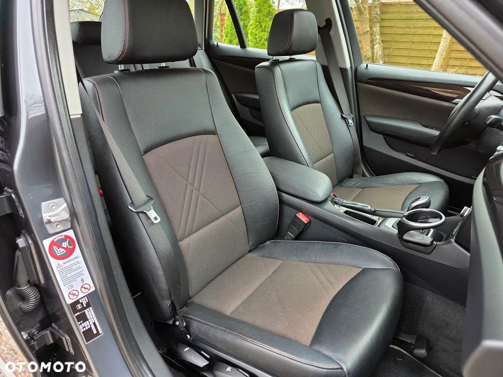 BMW X1 sDrive18d xLine - 25