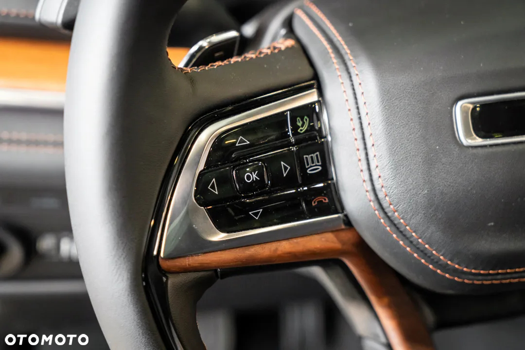 Jeep Grand Cherokee - 16