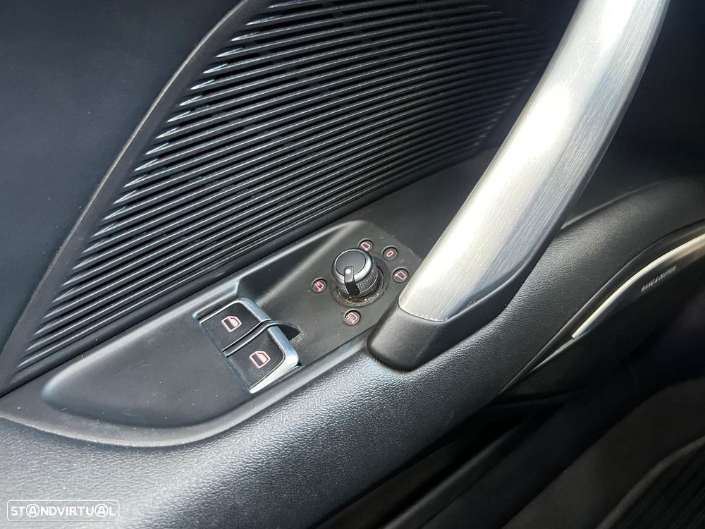 Audi TTS Roadster 2.0 TFSi quattro S Tronic - 51