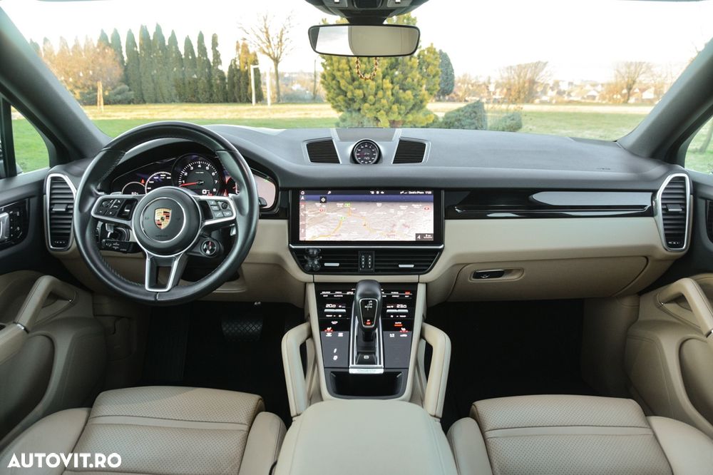 Porsche Cayenne - 5