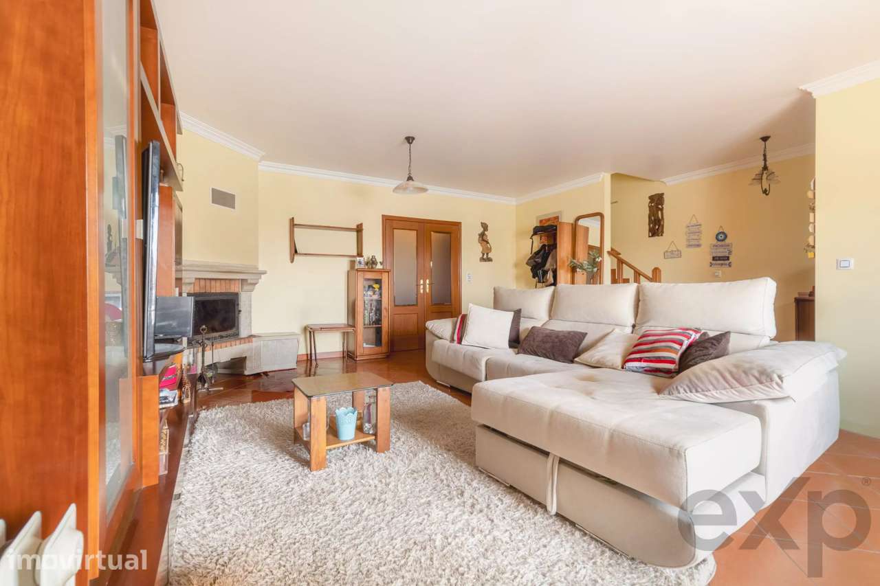 "Viver a 30 minutos de Lisboa, num condomínio privado, com espaço para - Grande imagem: 3/40