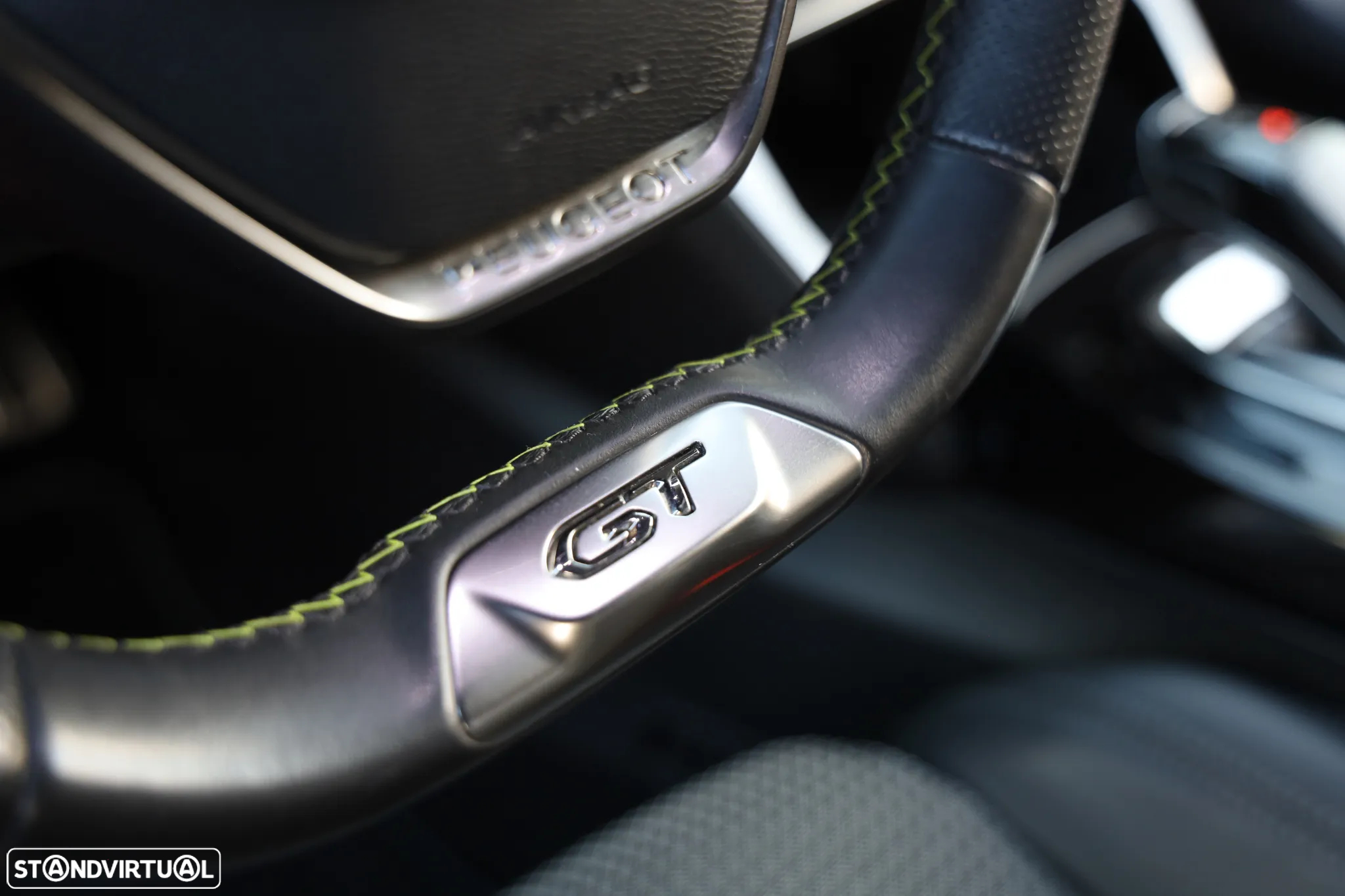 Peugeot e-2008 50 kWh GT - 24