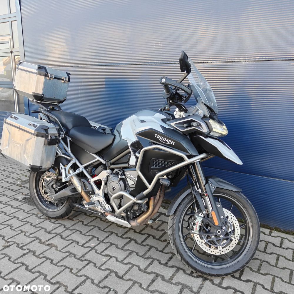 Triumph Tiger - 1