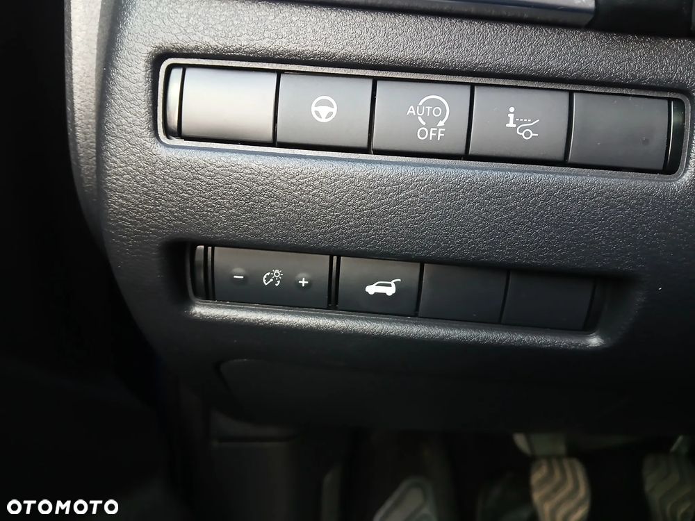 Nissan Qashqai 1.3 DIG-T N-Connecta EU6d - 10