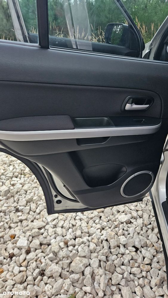 Suzuki Grand Vitara 2.4 Premium EU5 - 26