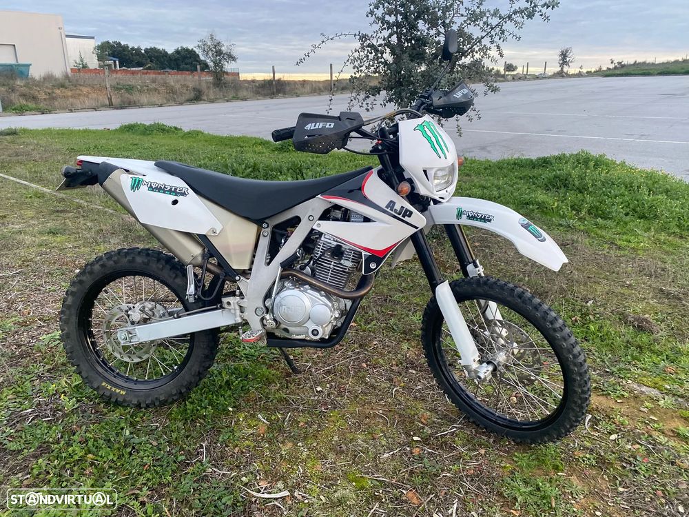 AJP PR3 125 Enduro - 1