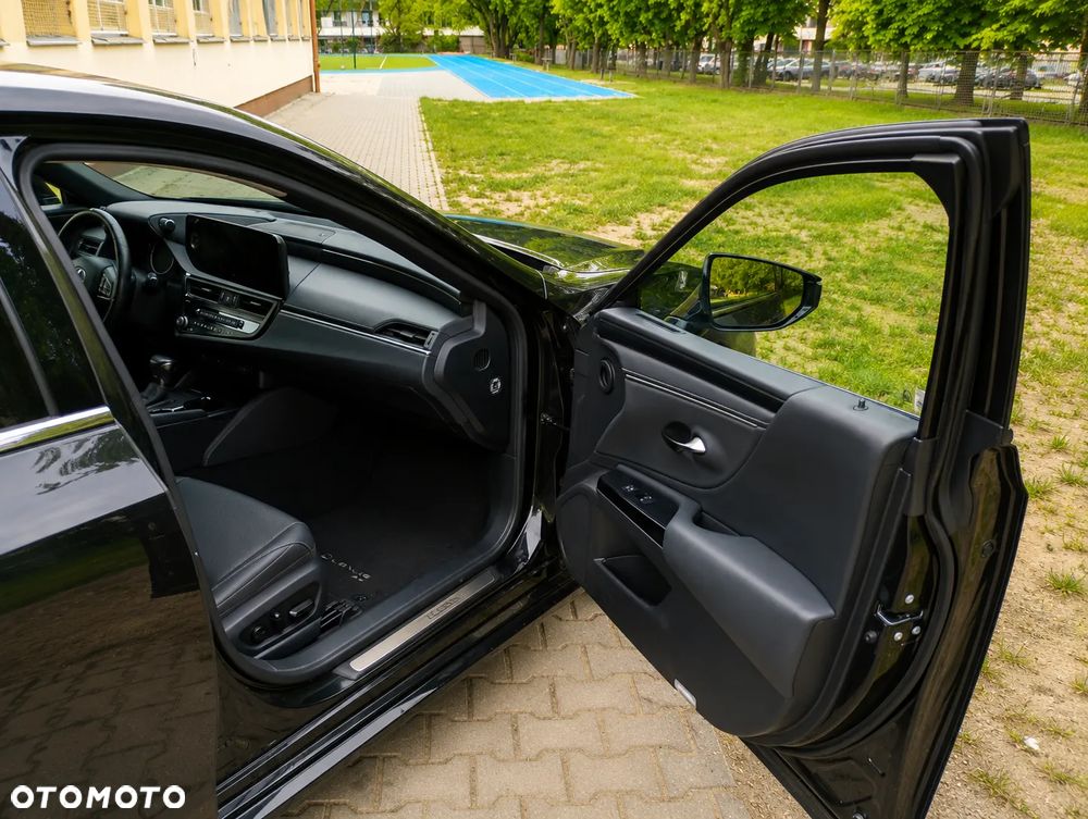 Lexus ES 300h Business Edition - 5