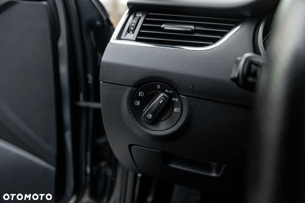 Skoda Octavia 2.0 TDI DSG RS - 39