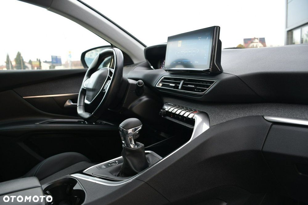 Peugeot 5008 1.5 BlueHDi Allure S&S - 23