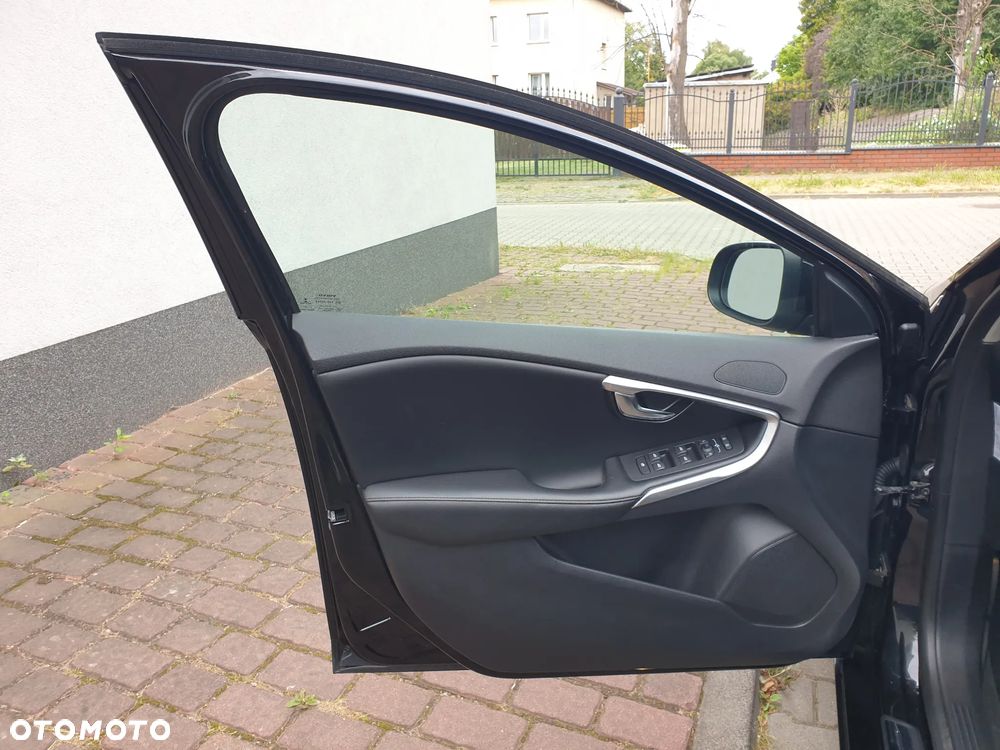 Volvo V40 D3 Inscription - 19