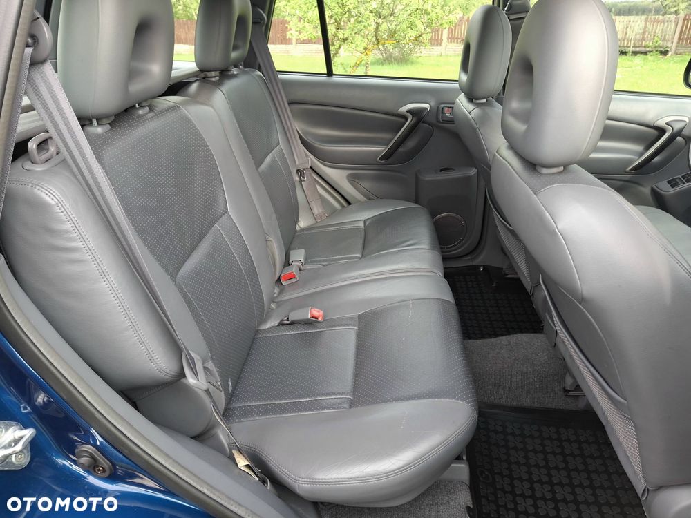 Toyota RAV4 2.0 VVT-i Sol - 33