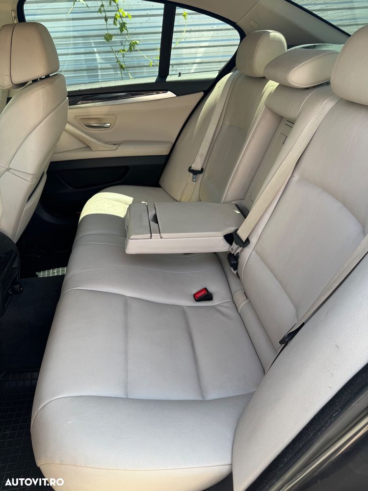 BMW Seria 5 530d xDrive - 11