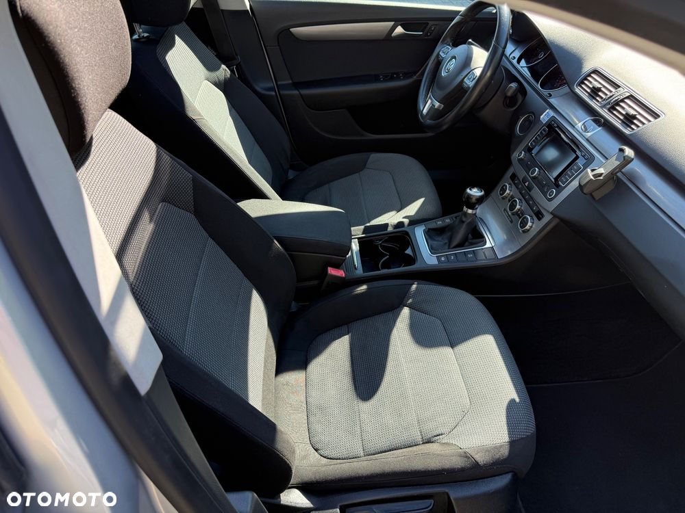 Volkswagen Passat 2.0 TDI Highline - 22