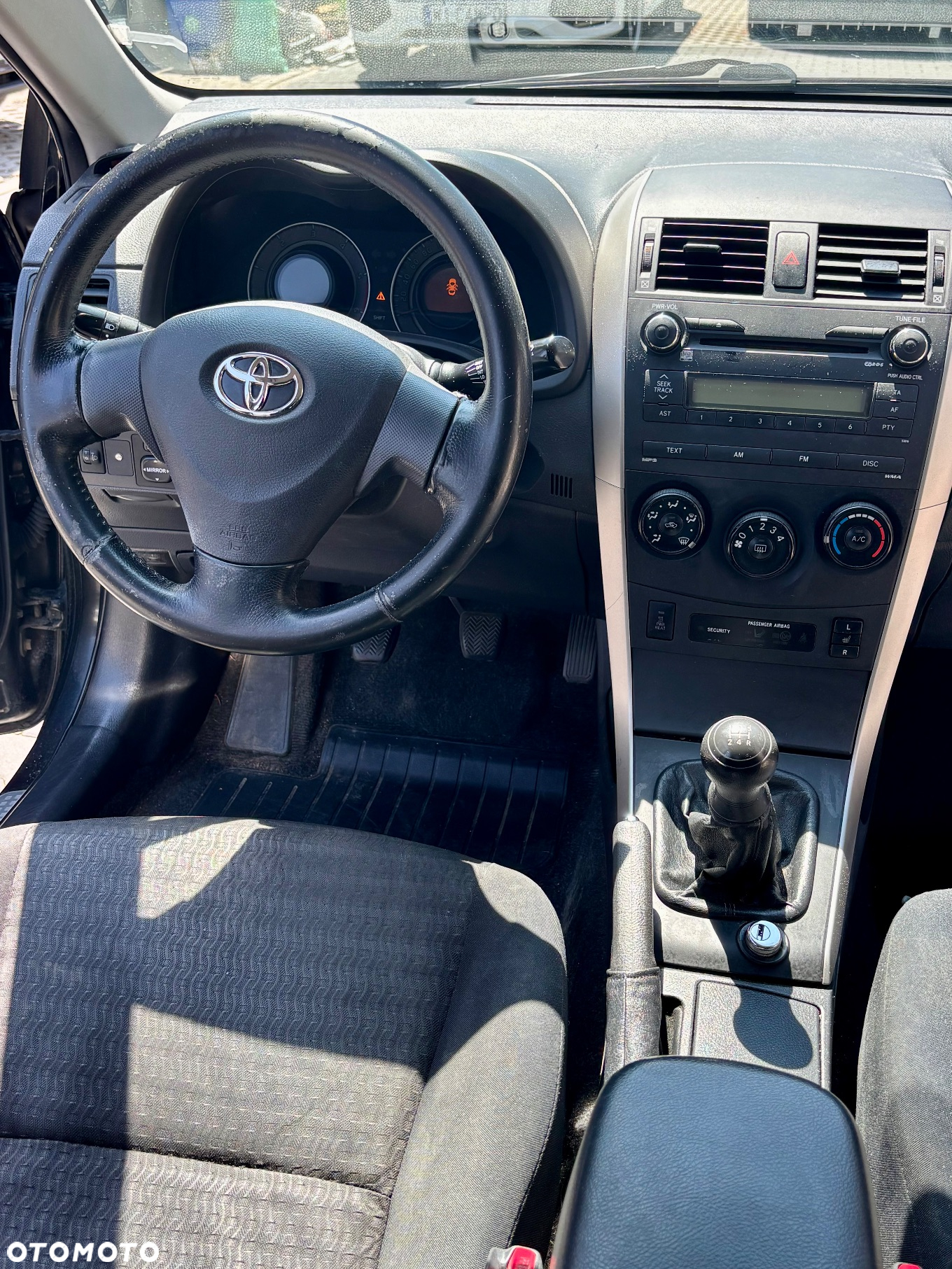 Toyota Corolla - 14