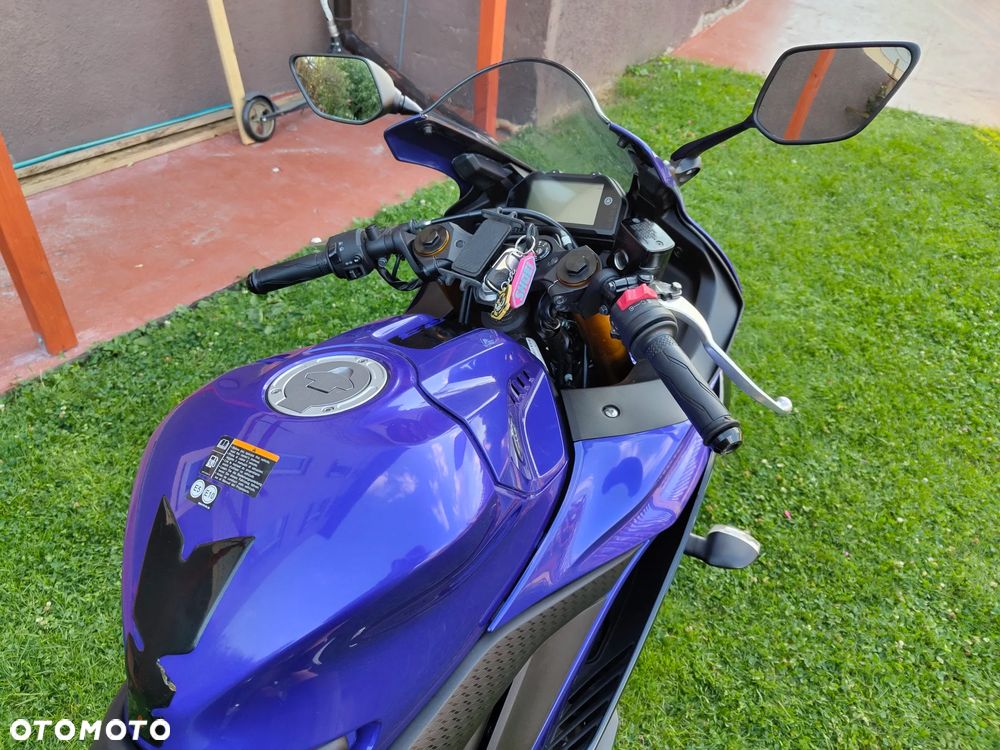 Yamaha YZF - 19