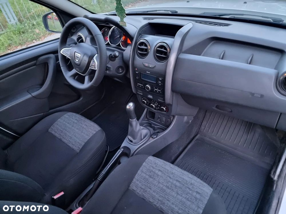 Dacia Duster 1.6 SCe Laureate S&S - 7