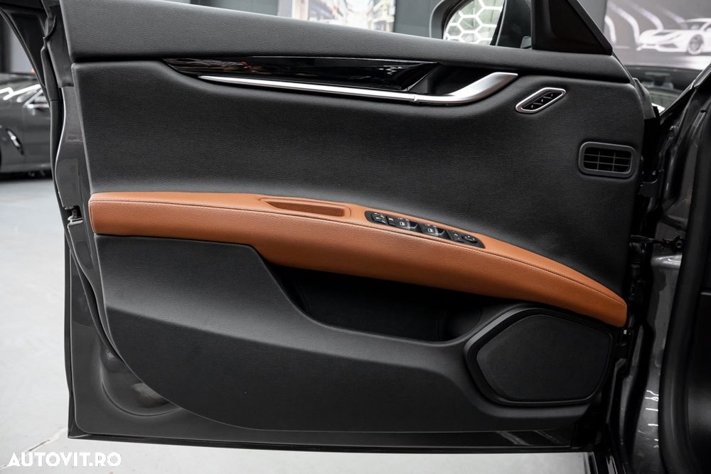 Maserati Ghibli GT Hybrid - 38