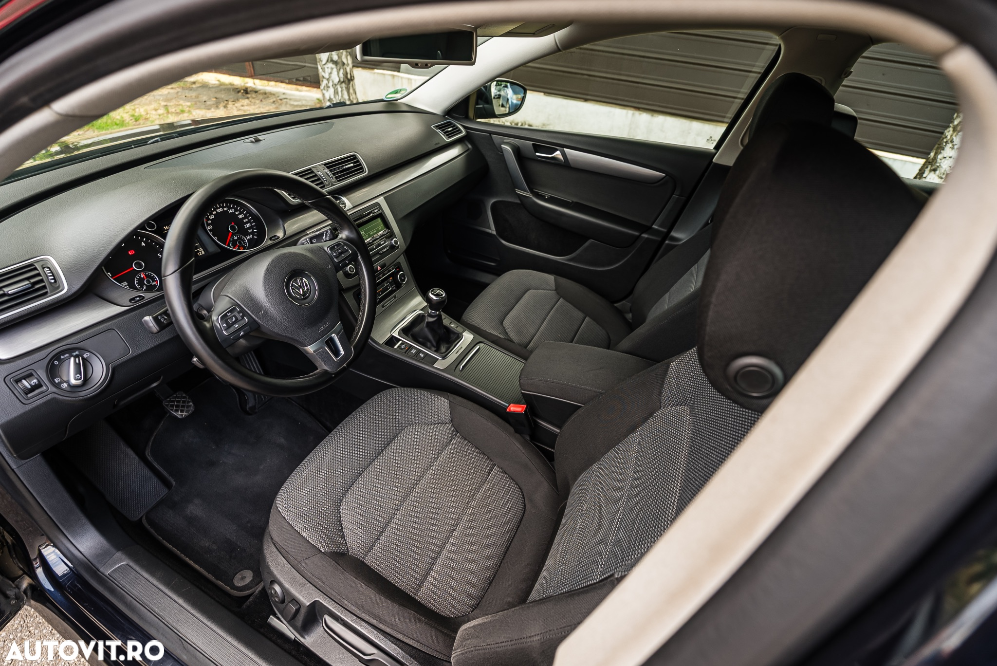 Volkswagen Passat Variant 2.0 TDI 4Motion Sportline - 29