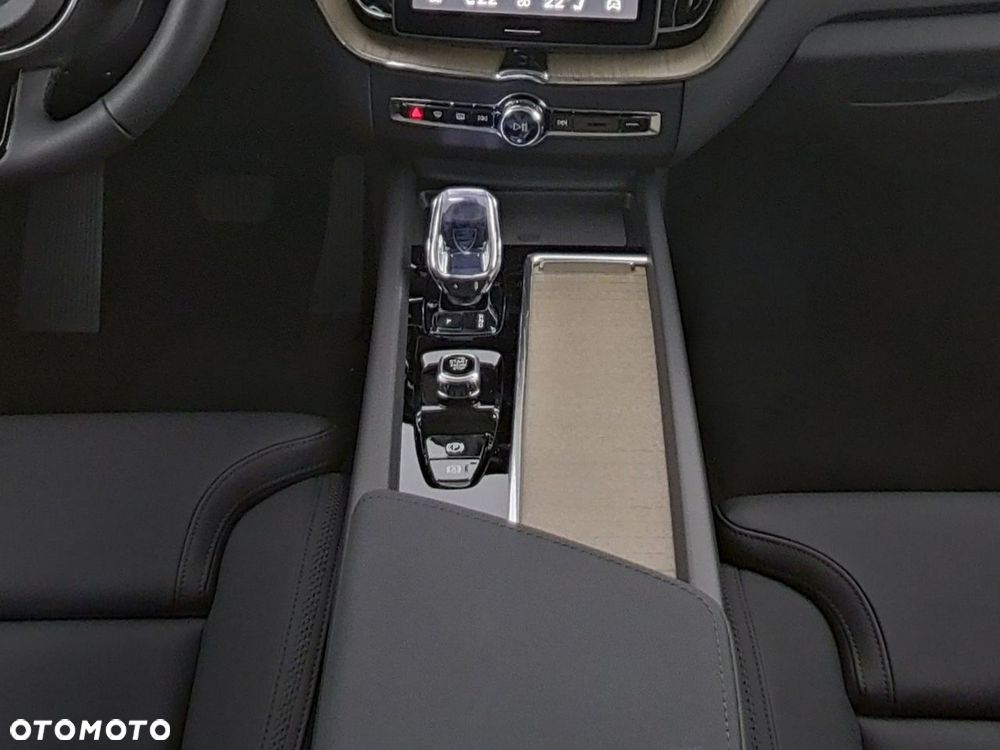 Volvo XC 60 B5 B AWD Plus Dark - 6