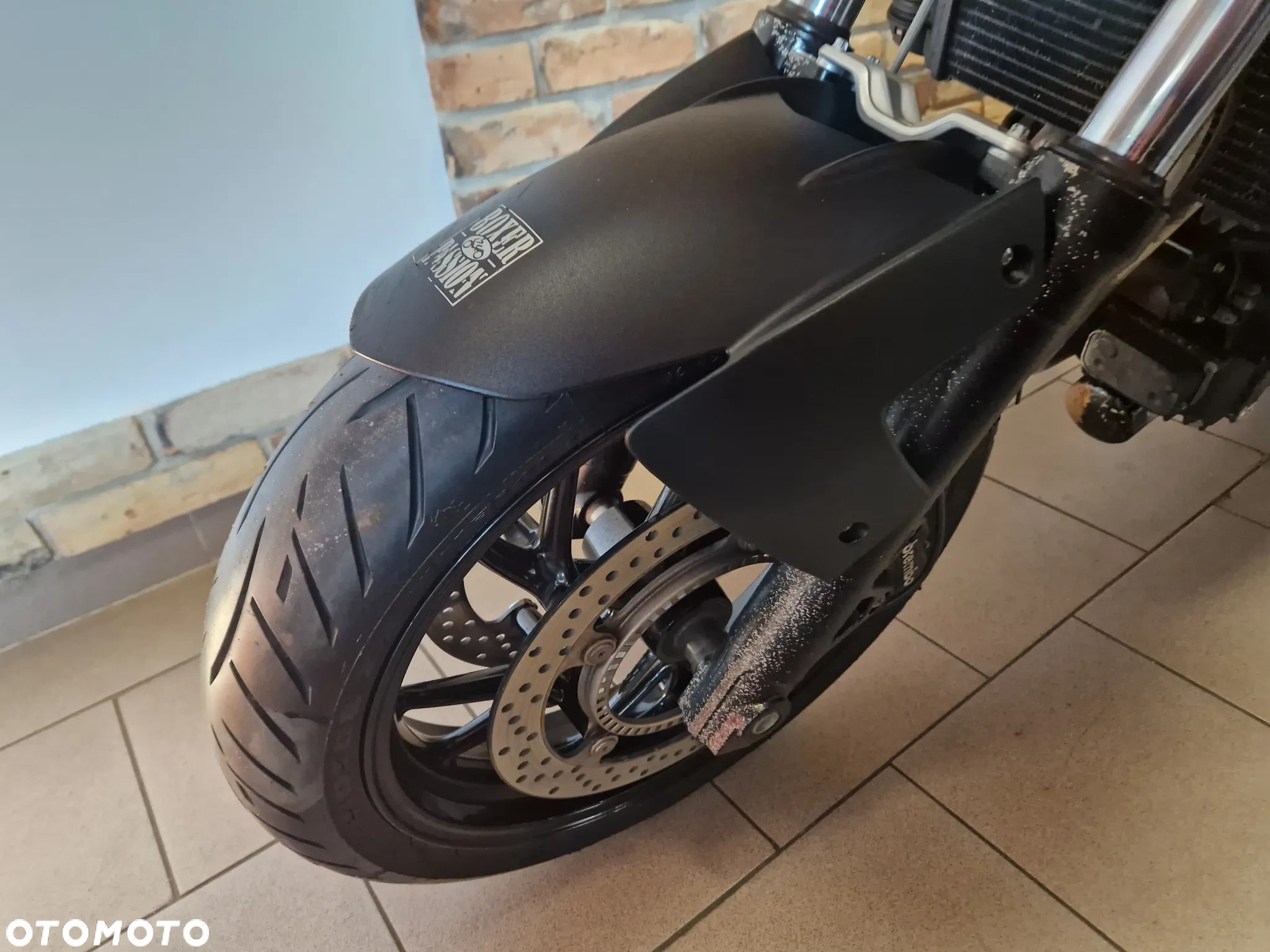 BMW F - 25
