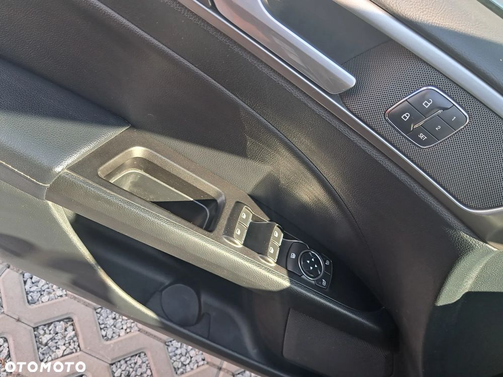 Ford Fusion - 10