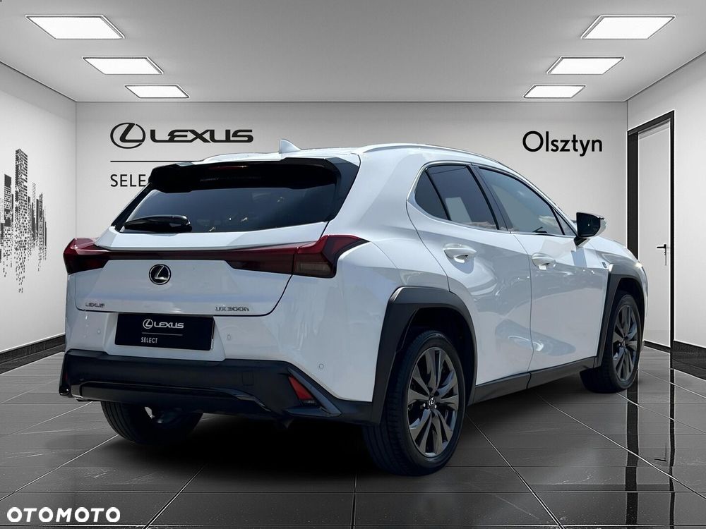 Lexus UX 300h F Sport Design - 2