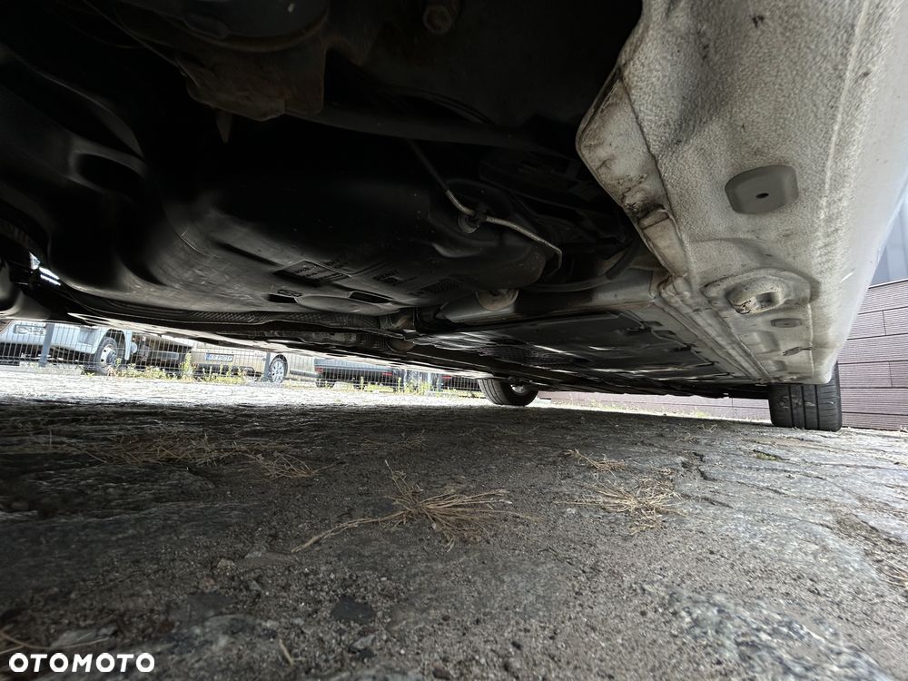 Renault Megane TCe 140 GPF EDC ZEN - 25