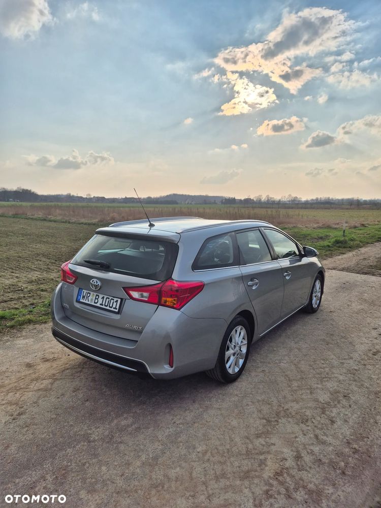 Toyota Auris 2.0 D-4D Executive - 4