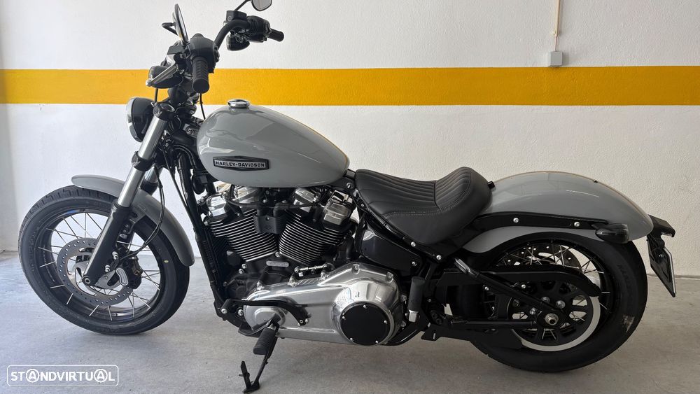 Harley-Davidson Softail Street Bob 117 - 1