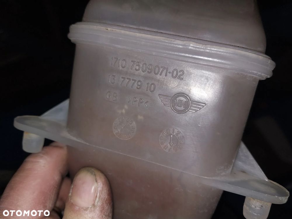 Mini R50 cooper POZOSTAŁOŚCI czujnik uderzeniowy poduszek // wzmacniacz anteny // pompka obiegowa wody  // manetka włącznik świateł  // zwijak kierownicy poduszki // przysłonka // głośnik // zbiorniczek płynu chłodniczego // zamek tylnej klapy 2754528 WYPRZEDAŻ - 15