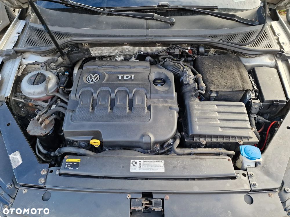 Volkswagen Passat 1.6 TDI BMT Comfortline - 8
