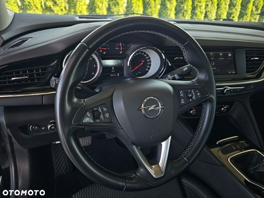 Opel Insignia - 12