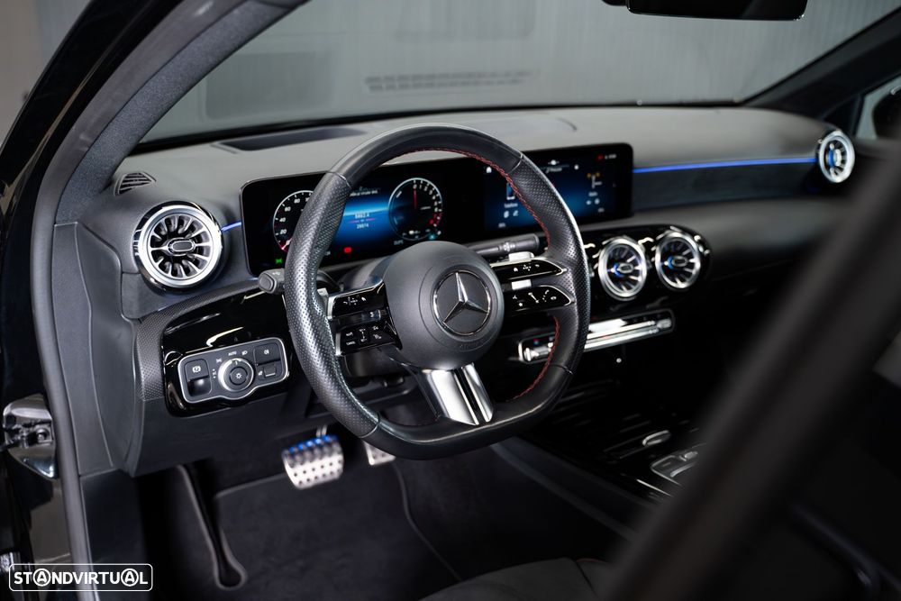 Mercedes-Benz A 250 e 8G-DCT AMG Line - 23