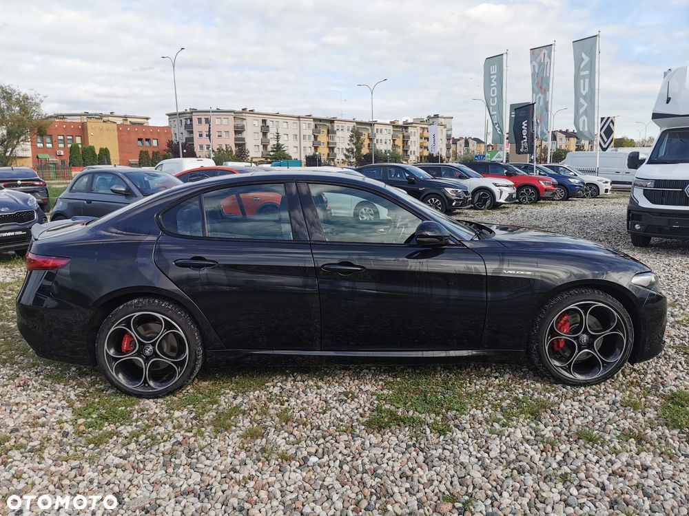 Alfa Romeo Giulia 2.0 Turbo 16V AT8-Q4 Veloce - 4