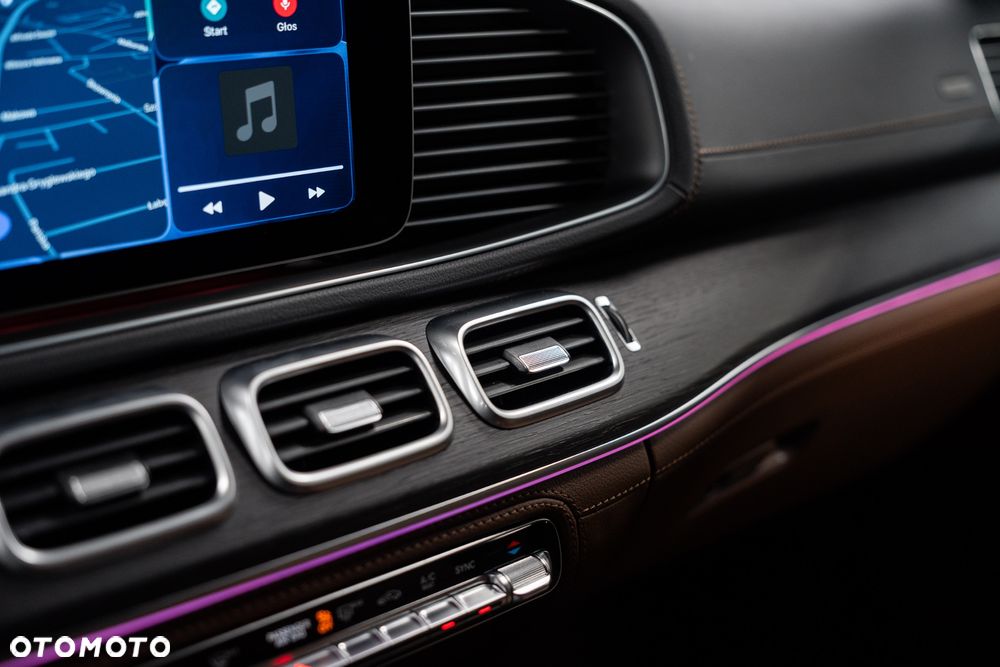 Mercedes-Benz GLS - 31