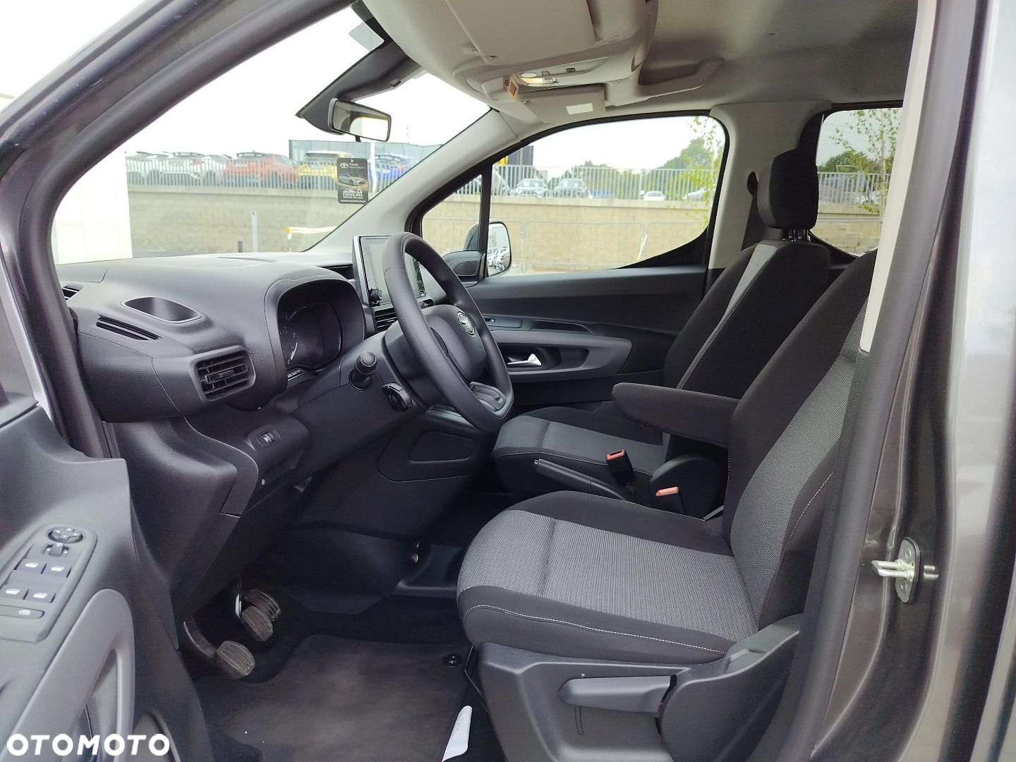 Toyota Proace City Verso 1.2 D-4T Business - 9