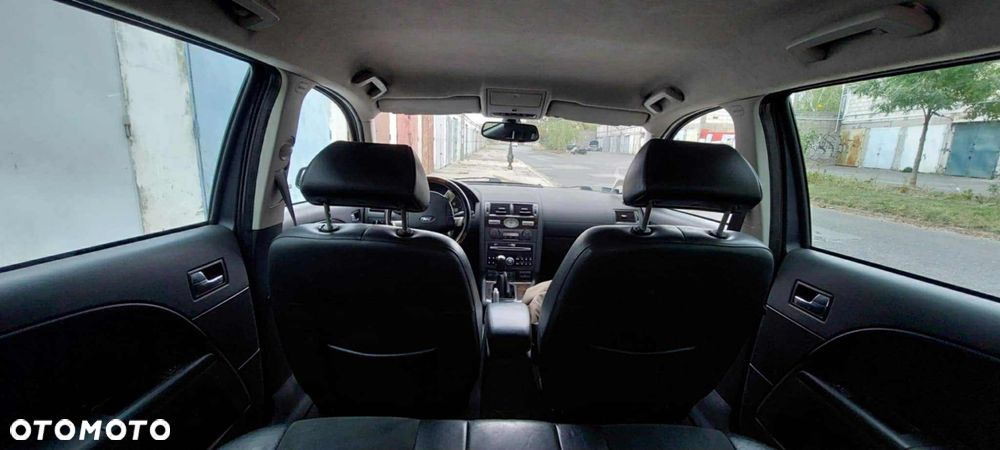 Ford Mondeo 2.0 Ghia - 10