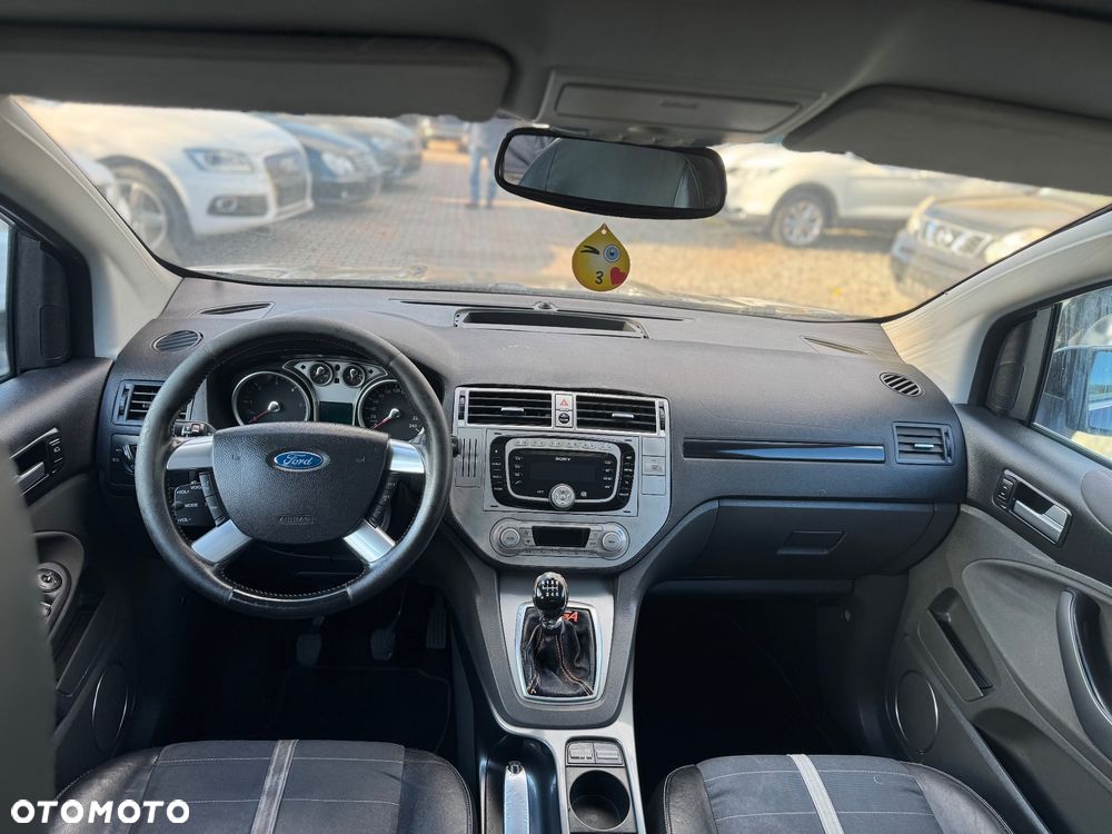 Ford Kuga - 10