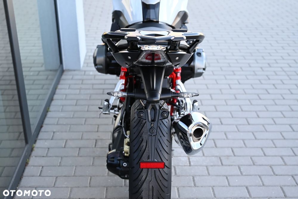 BMW R - 8